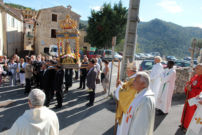 Ste-Rosalie_procession_04-09-12