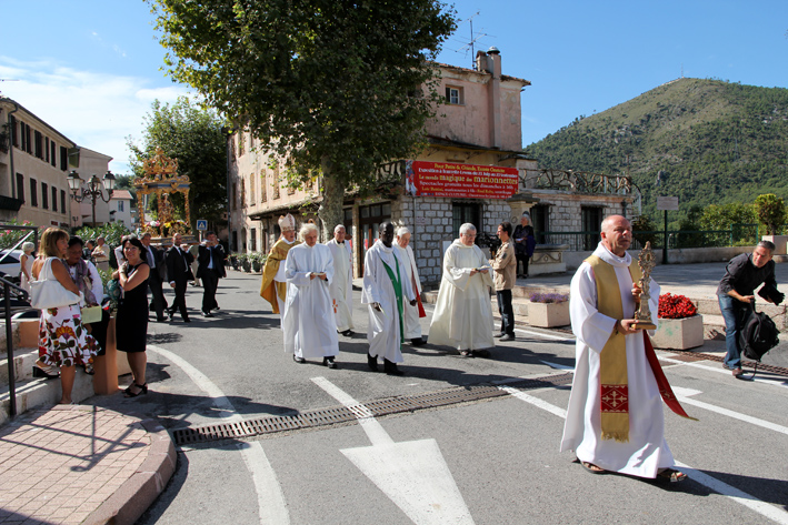 Ste-Rosalie_procession_04-09-12