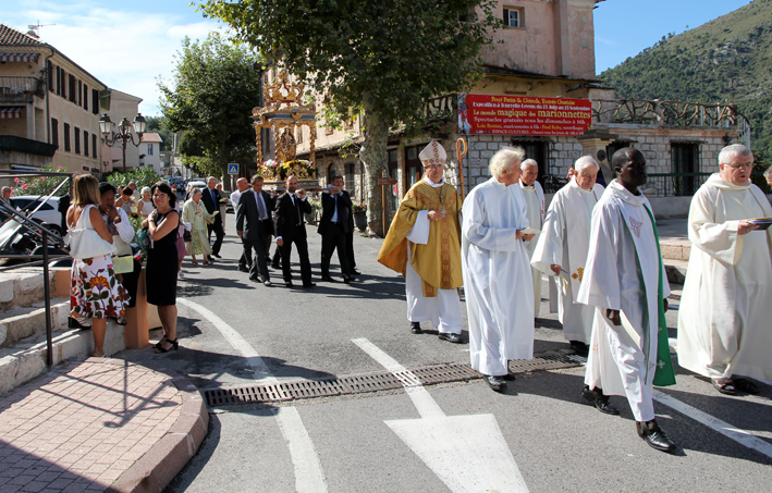 Ste-Rosalie_procession_04-09-12