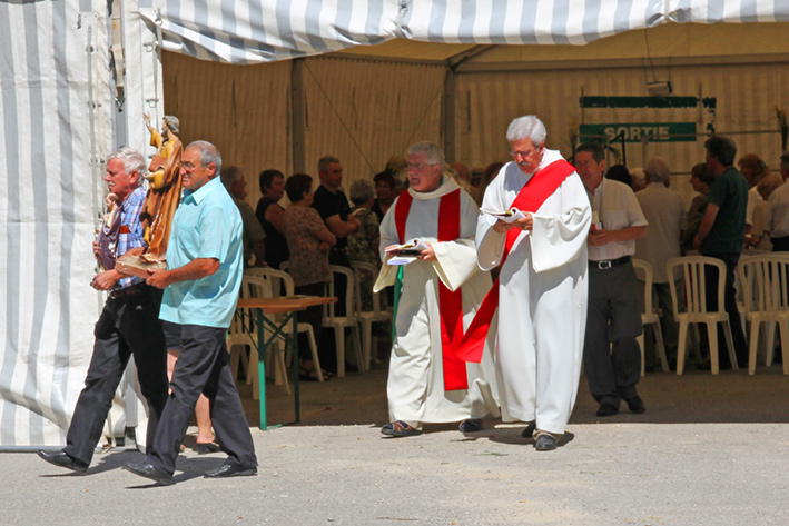 Sts-Pierre-Paul-Messe-Procession_30-06-13